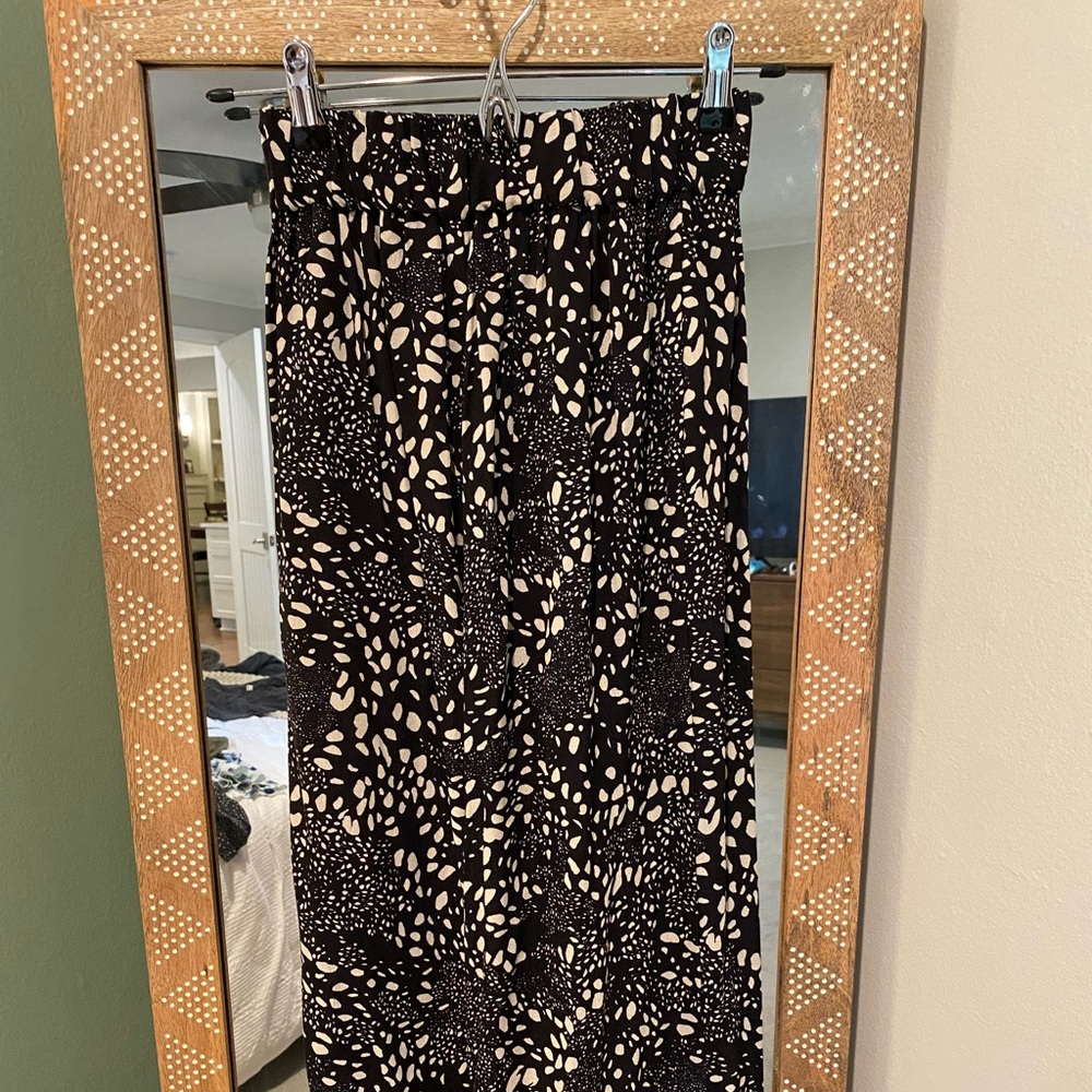 Ariztia (Wilfred brand) black and cream cropped wide leg pants